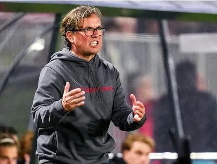 Sự Thật Về Việc Indonesia Bổ Nhiệm HLV Louis van Gaal? - Picure 2