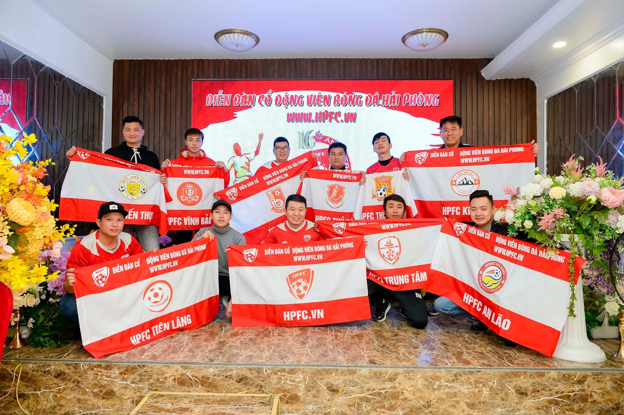 Hải Phòng FC không chỉ là một câu lạc bộ bóng đá, mà là một phần không thể thiếu trong trái tim của người hâm mộ thành phố cảng - Picure 1